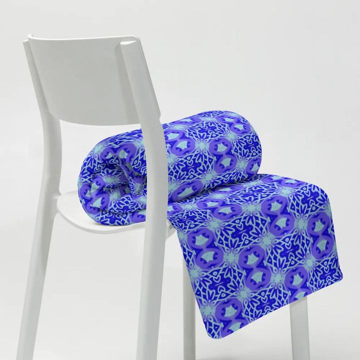 Elegant Blue & Purple Seamless Patterned Throw Blanket product image (1)