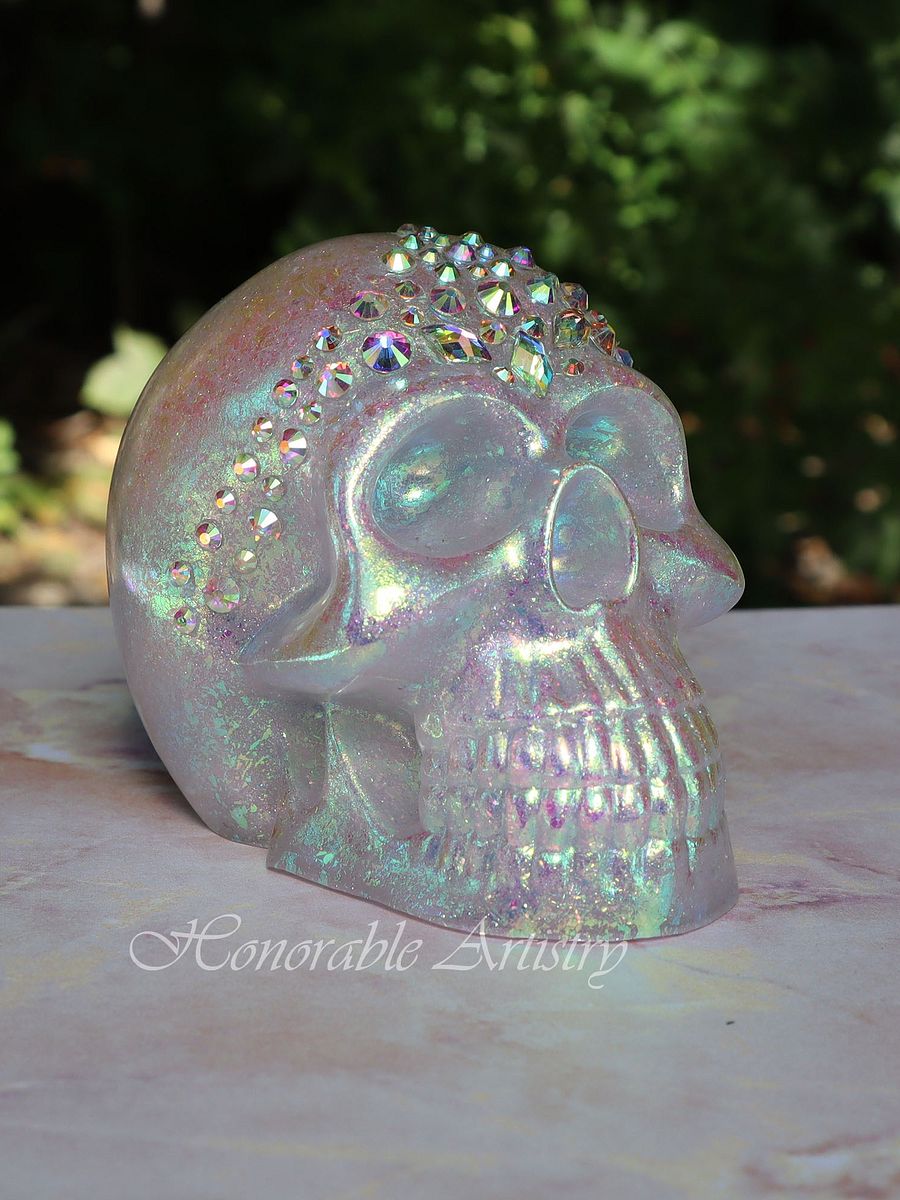 Opalescent-Pearlescent Rhinestone Resin Skull product image (2)