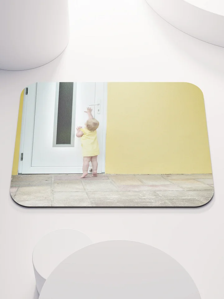 Mauspad - Kleines Mädchen an Tür product image (1)