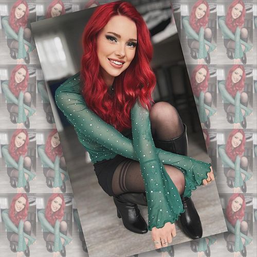 Come hang out! Live over on twitch in 15 mins! #redhead #streamer #twitch #livestreamer