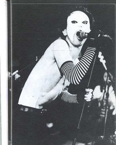 The simplicity of black and white never cease to amaze me. 
Source : PBP

#TheStalin #MichiroEndo #JapanPunk #PunkRockers #ol...