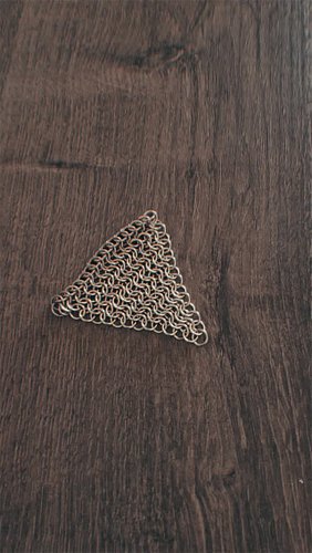 testing out a pizza fidget idea. undecided about making it full size.

🍕 🤔 

#chainmaille #fidget #fidgettoy #pizza #testphas...
