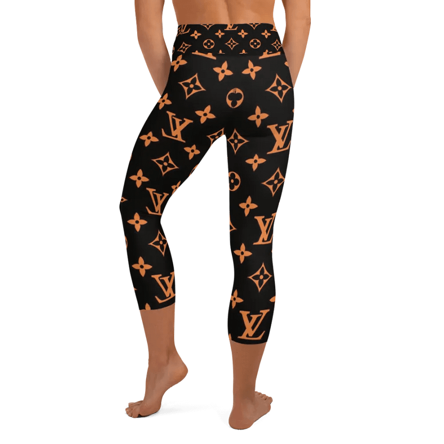 Interlinked Iconic Symbols Yoga Capri Leggings product image (6)