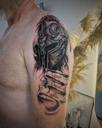 sPaRtaN cOvER uP

forgot to take a picture of the before 🤷🏻‍♂️

#coverup #coveruptattoo #spartan #spartantattoo #tattoo #ink ...
