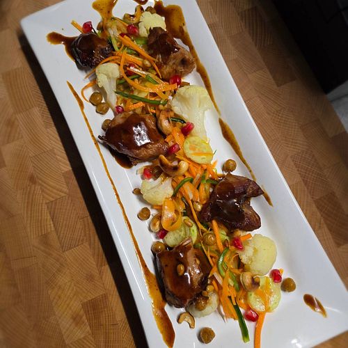 Iron low meal salad to test for a request. Served with roasted chickpeas, cashewnuts, carrot, sweet chilli turkey thighs and ...