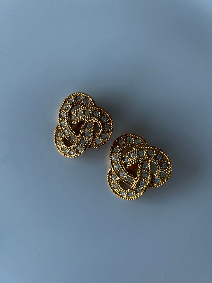 Vintage Avon Gold Tone Rhinestones Clip On Earrings product image (2)