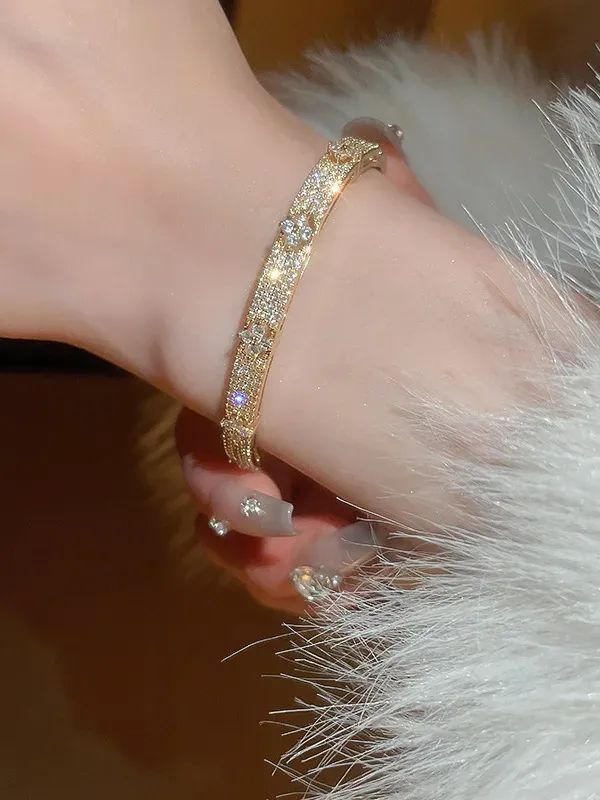 The Lustre Bloom Bracelet product image (6)