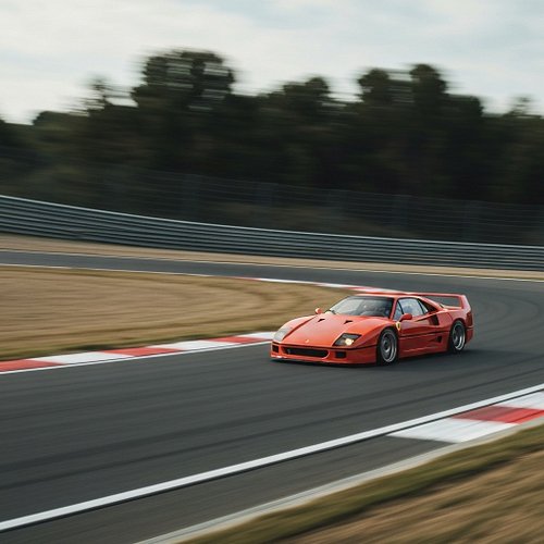 🏎️ The Legendary Ferrari F40: A Supercar Icon 🏎️

In 1987, Ferrari introduced the legendary F40, a high-performance supercar ...