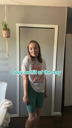My cozy outfit from the other day! 🩵

~ 

#fitcheck #outfitcheck #ootd #cozystyle #cozyclothes #cozy #twitchstreamer #cozygam...