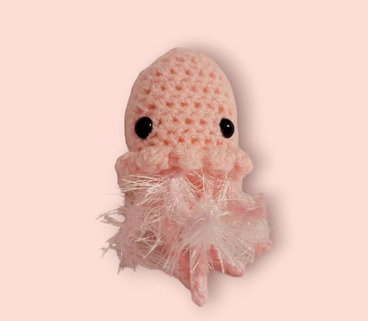 Fluffy Jellyfish keyring product image (1)
