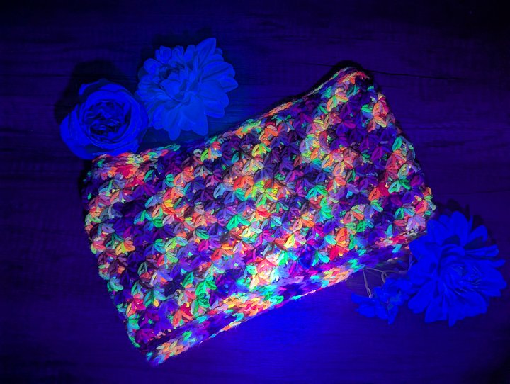 Tranquility Cowl - Neon product image (2)