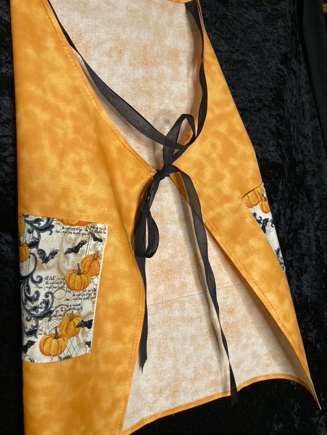Ghost Serving Board and Apron Set product image (8)