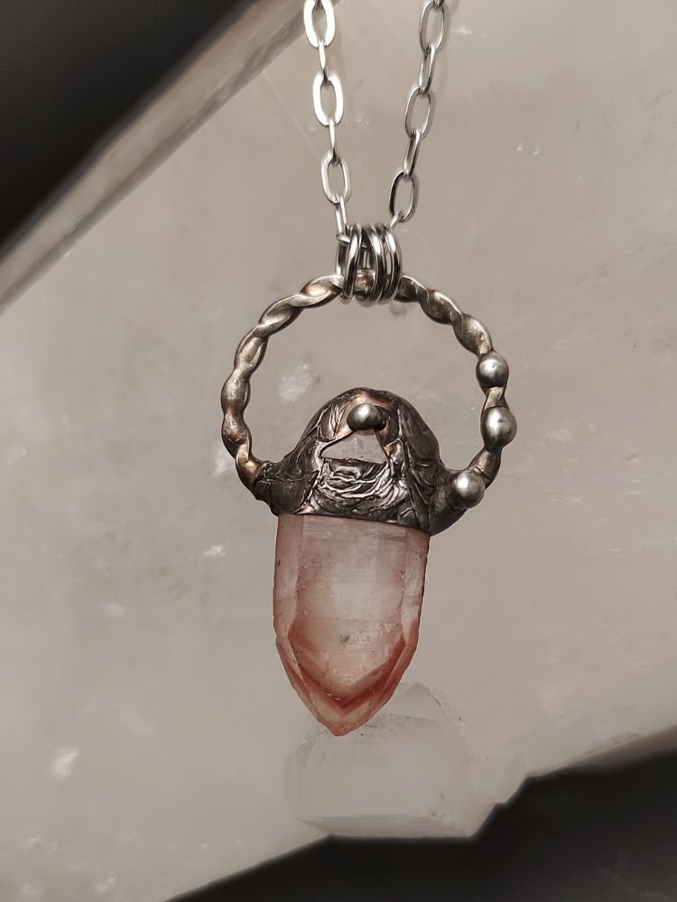Sorcery Talisman - Blood Phantom QTZ product image (3)