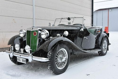 MG TD 1250 Supercharger — 1953
#mgcars #mgtd #snow #sweden #europe #brg #british #sportscar #classic