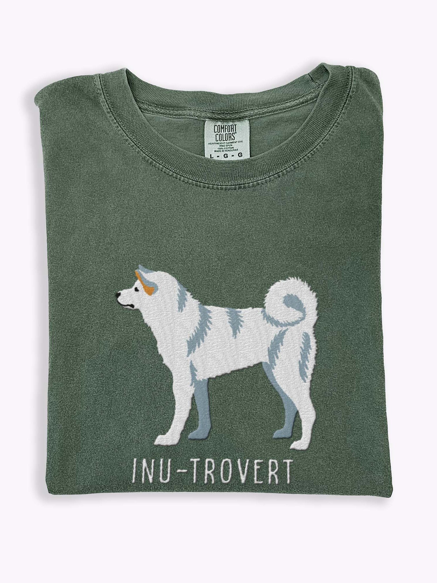 Inu-Trovert T-Shirt(Embroidered) of a Japanese Akita(White) product image (1)
