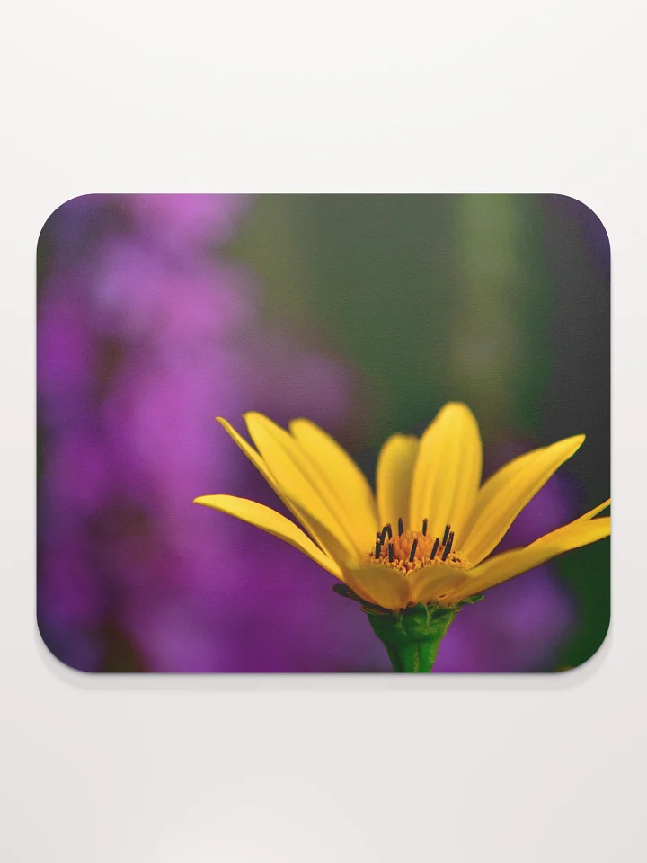 Mauspad - leuchtend gelbe Blüte vor violettem Hintergrund product image (2)