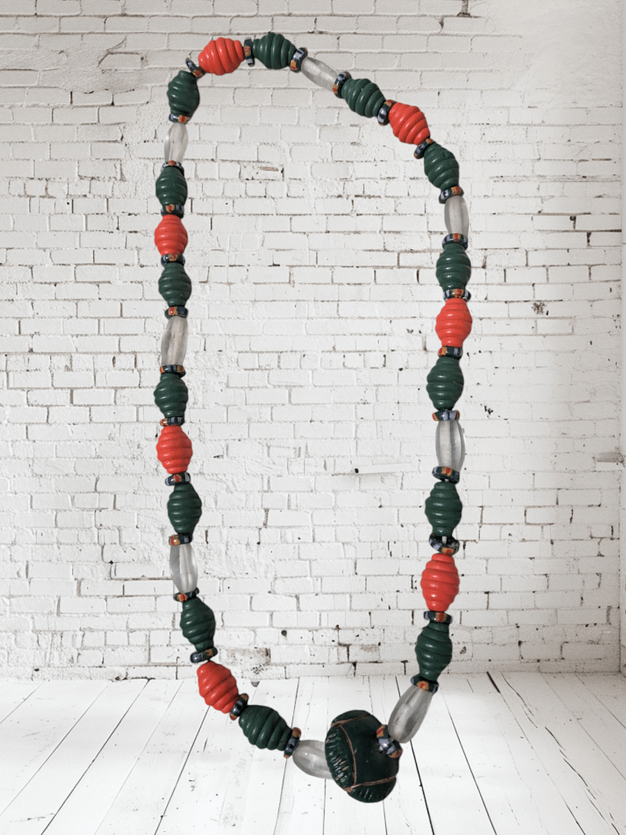 Red and Green Beaded Necklace product image (1)