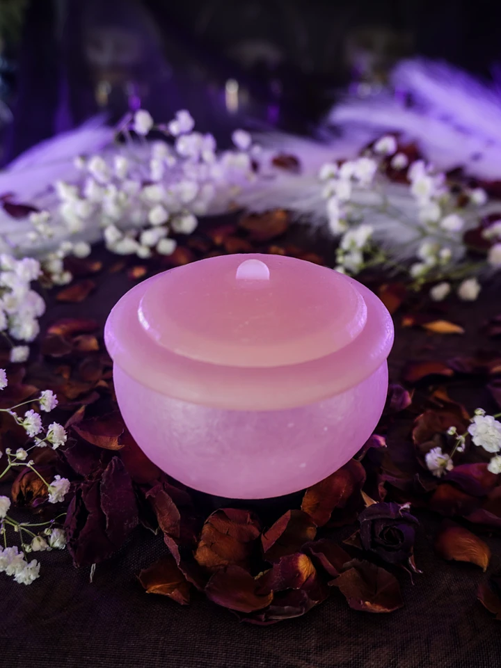 Pink Resin Cauldron product image (1)