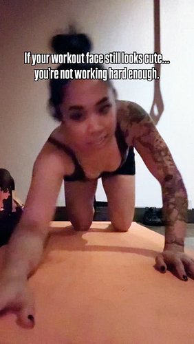 If you’re not making weird faces, you’re probably still in the warmup 😅 

#gymface #gymlife #gymgirl #splithaircolor #splitha...