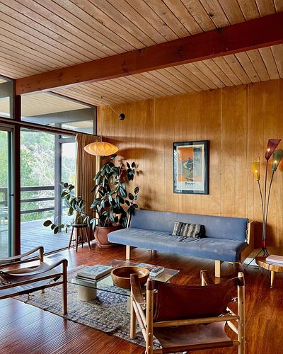 Beachwood Canyon gem ✨⁠
Circa 1960
via @maryregal