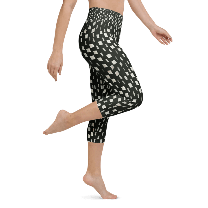 Dancing Tiles Capri Leggings product image (1)