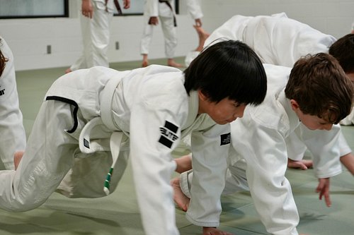 Choosing the right karate school can change everything for a neurodiverse student. Here’s why JMAC stands out. 🥋
📞 Contact us...
