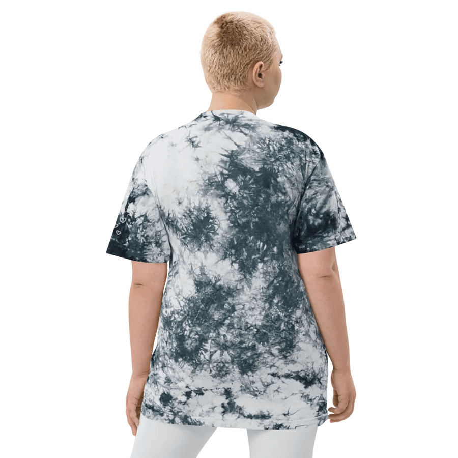 Symmetrical Pixelated Love Symbol Embroidered Tie-Dye T-Shirt product image (5)