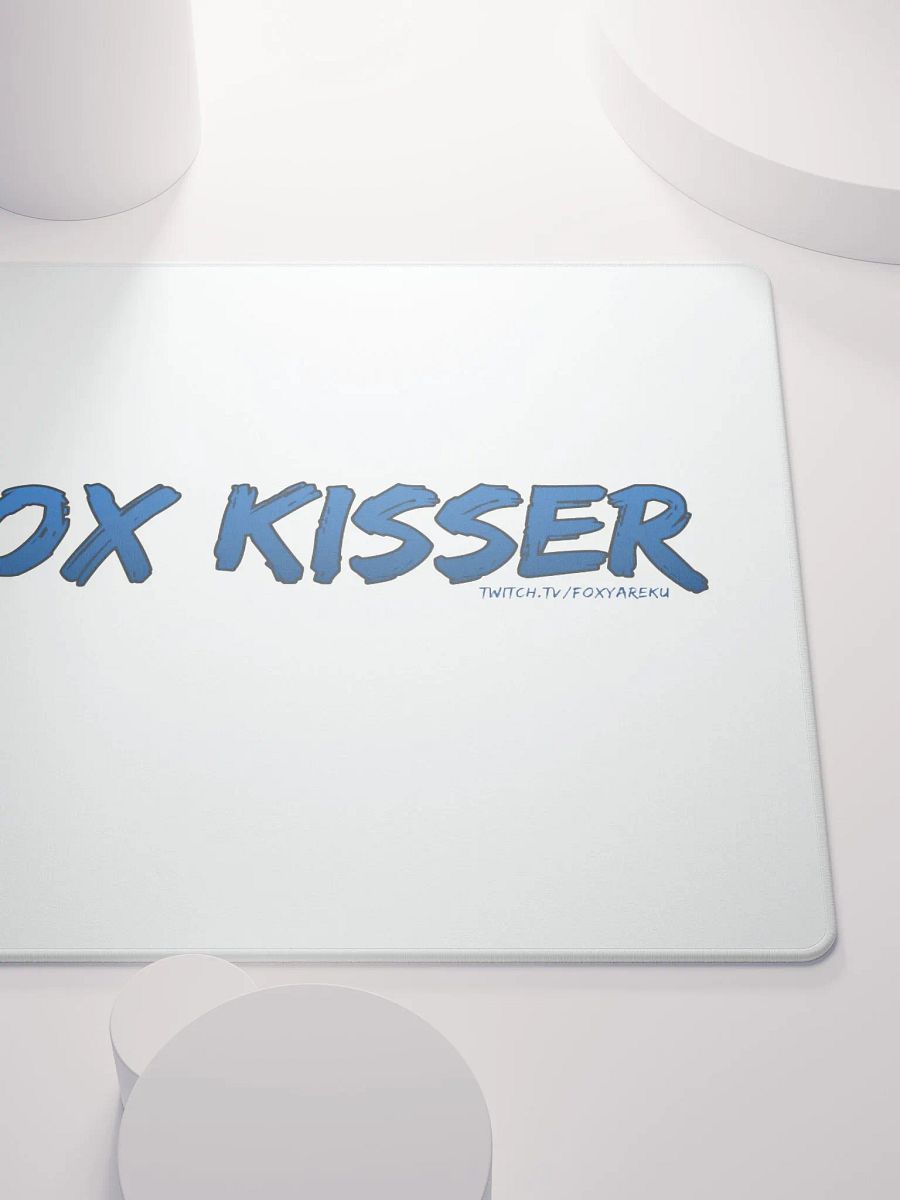 Simple Fox Kisser Mousepad product image (9)