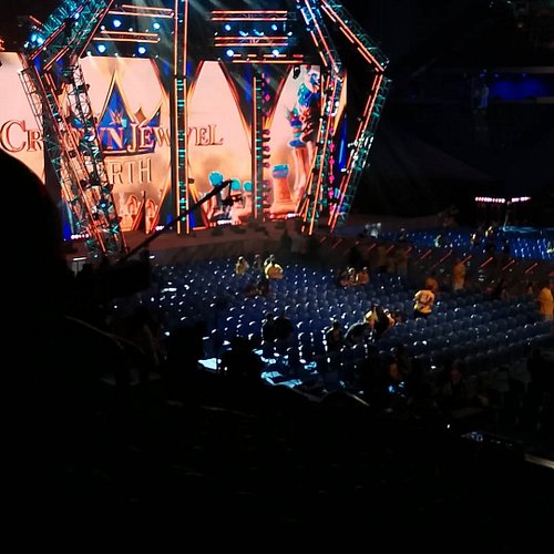 Big ol Crown Jewel seats not behd good size #crownjewel