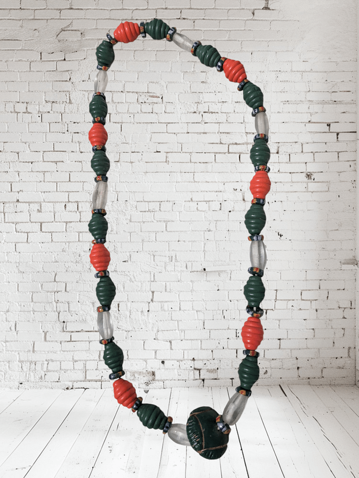 Red and Green Beaded Necklace product image (1)