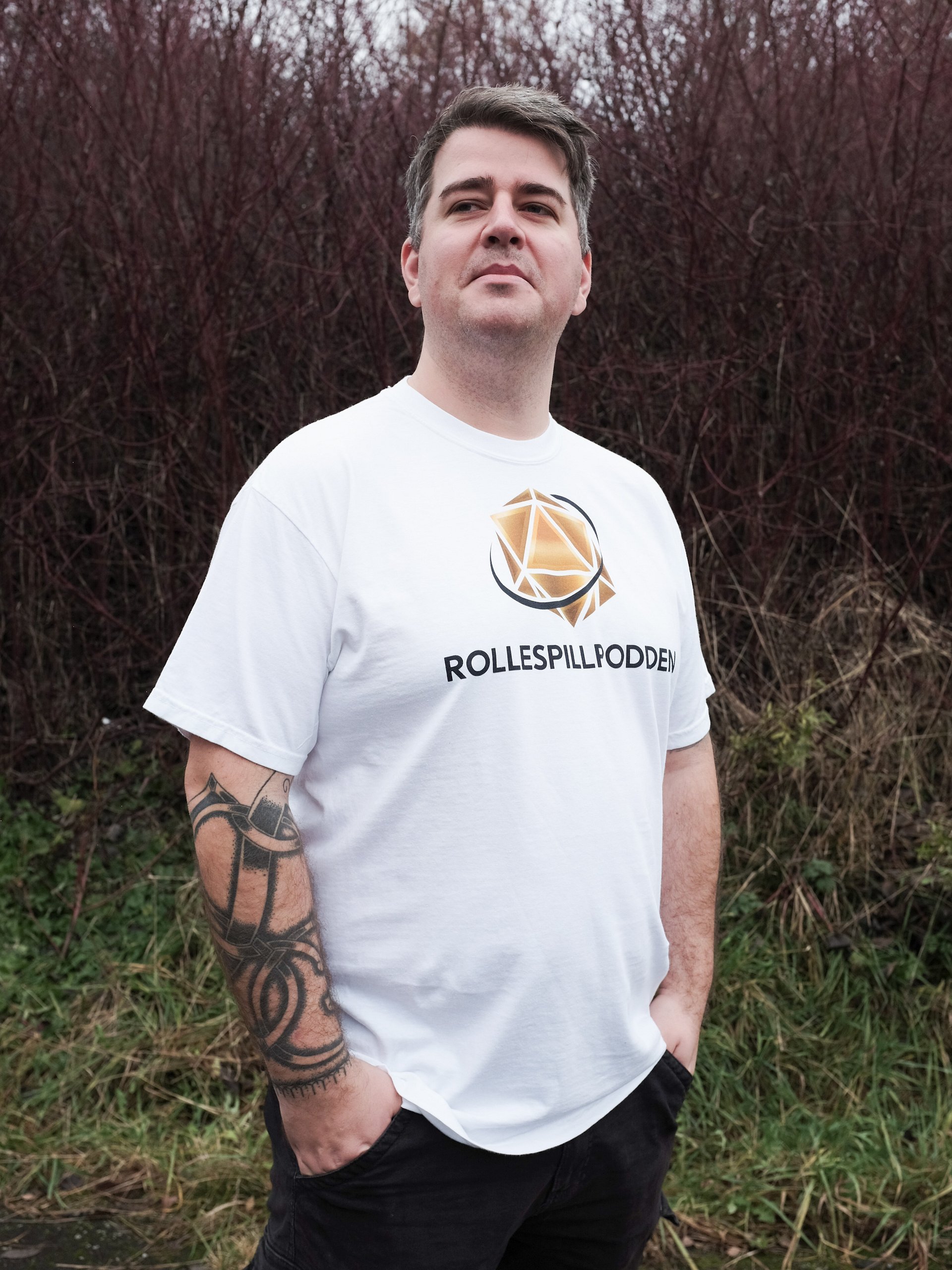 Rollespillpodden Tskjorte(Hvit) product image (1)
