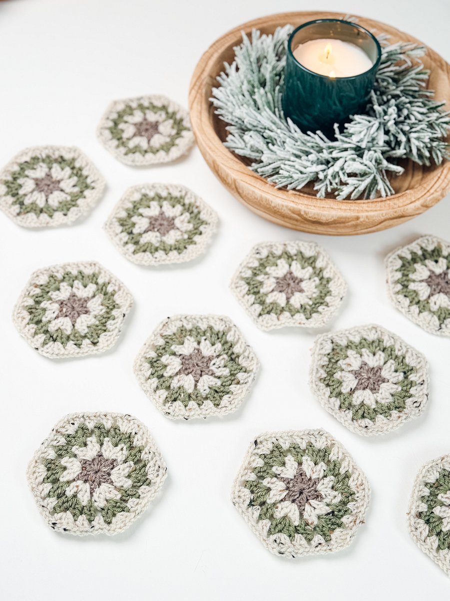Hexagon Granny Stocking Pattern Tutorial With Unique Ribbed Cuff product image (6)