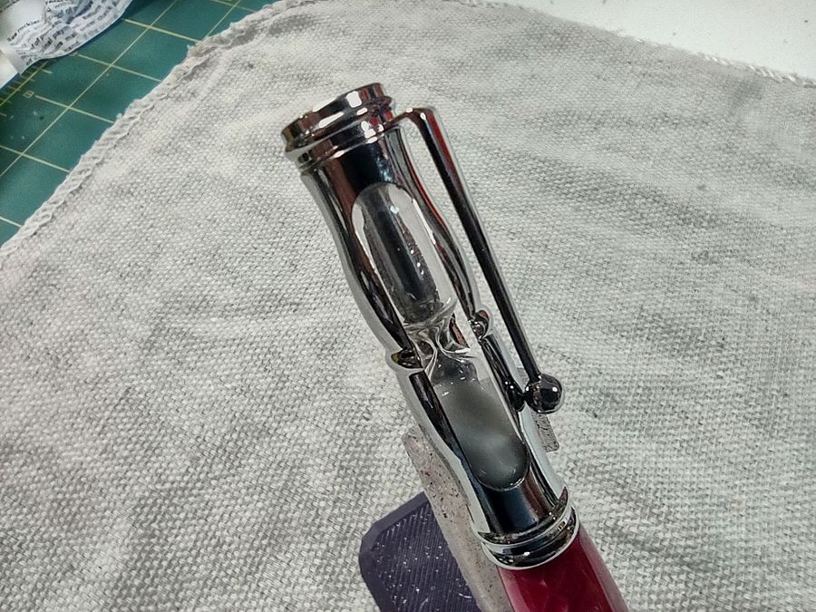 Pink Elegance: Hourglass Twist Ballpoint Pen – A Timeless Writing Experience product image (1)