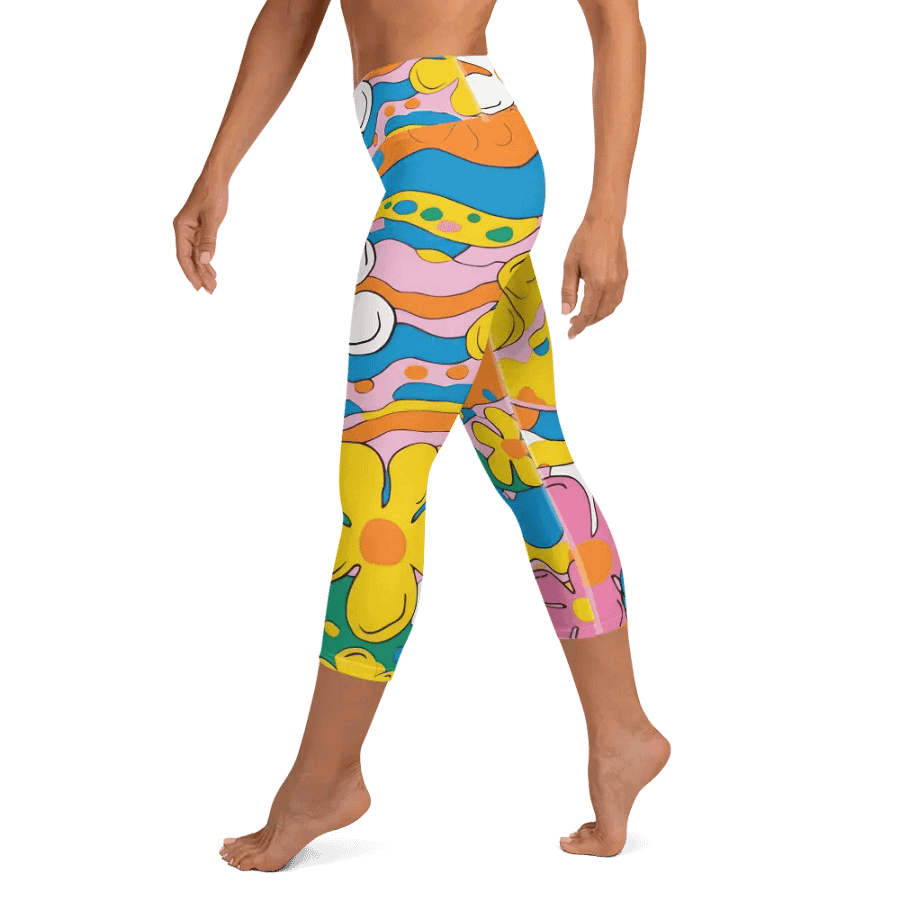 Retro Floral All-over Print Capri Leggings product image (10)