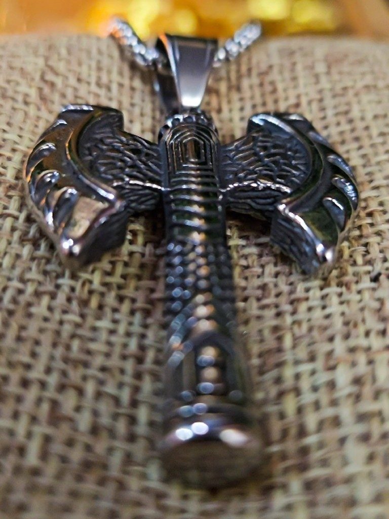 The Armored Kingdom Battleforged Axe of the Ancients Necklace product image (4)