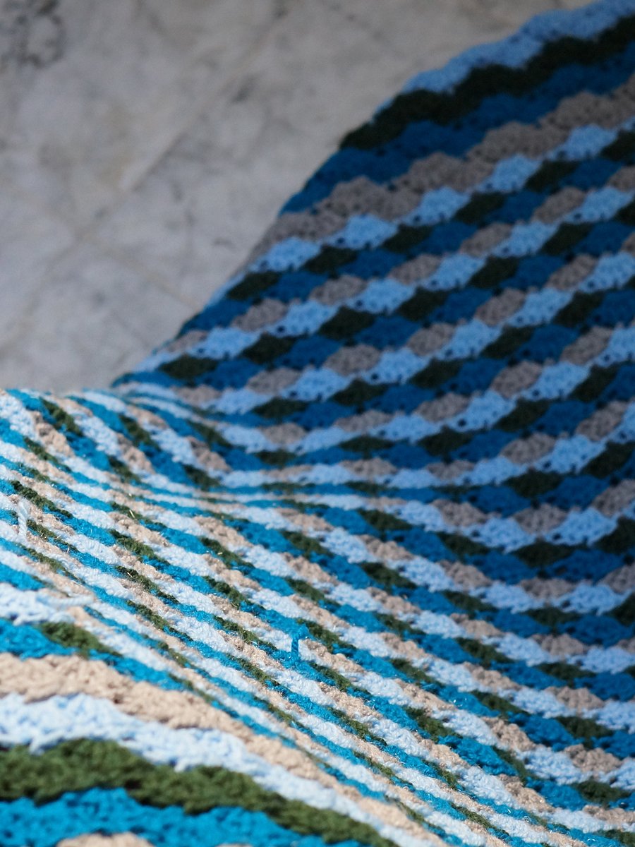 Queen size shell stitch blanket pdf pattern product image (3)