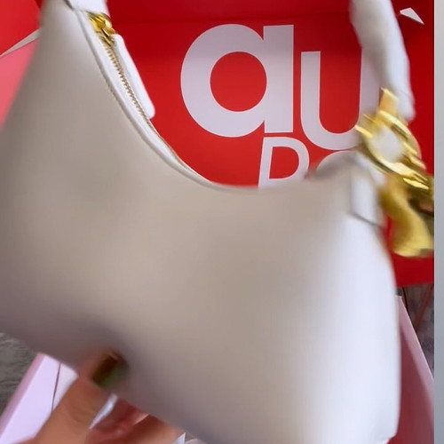 The Ultimate Swiftie bag. @aupenofficial #taylorswifthandbag #asseenontaylorswift