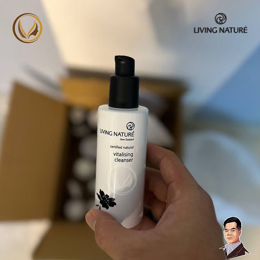 Sữa rửa mặt da khô Living Nature Vitalising Cleanser 120ml product image (4)