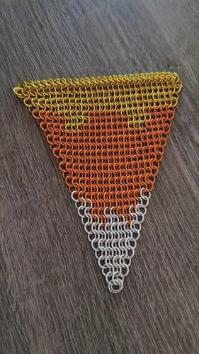 the candy corn fidget is now live in the shop 🎃

#fidgettoy #halloween #candycorn #fidget #maille #chainmaille #chainmail #tr...