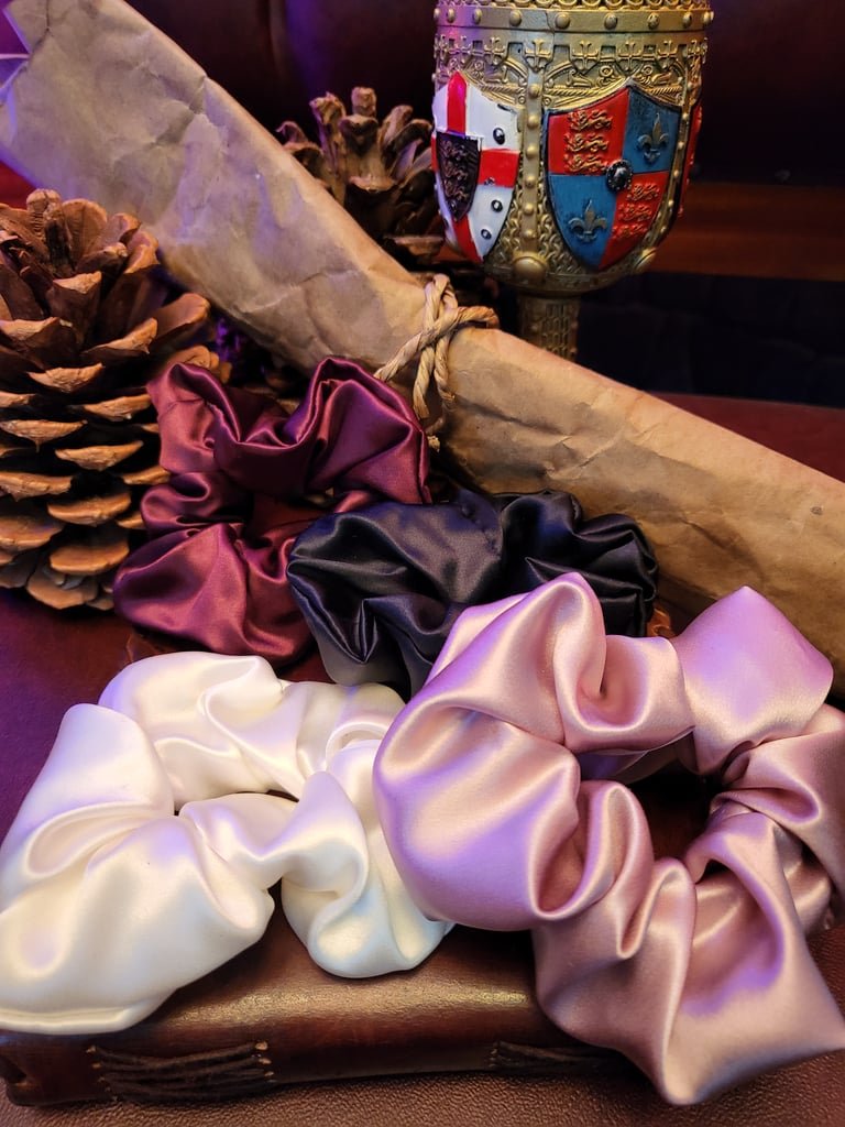 The Armored Kingdom Maiden's Tie Mulberry Silk Scrunchies (4 in a Pack) product image (5)