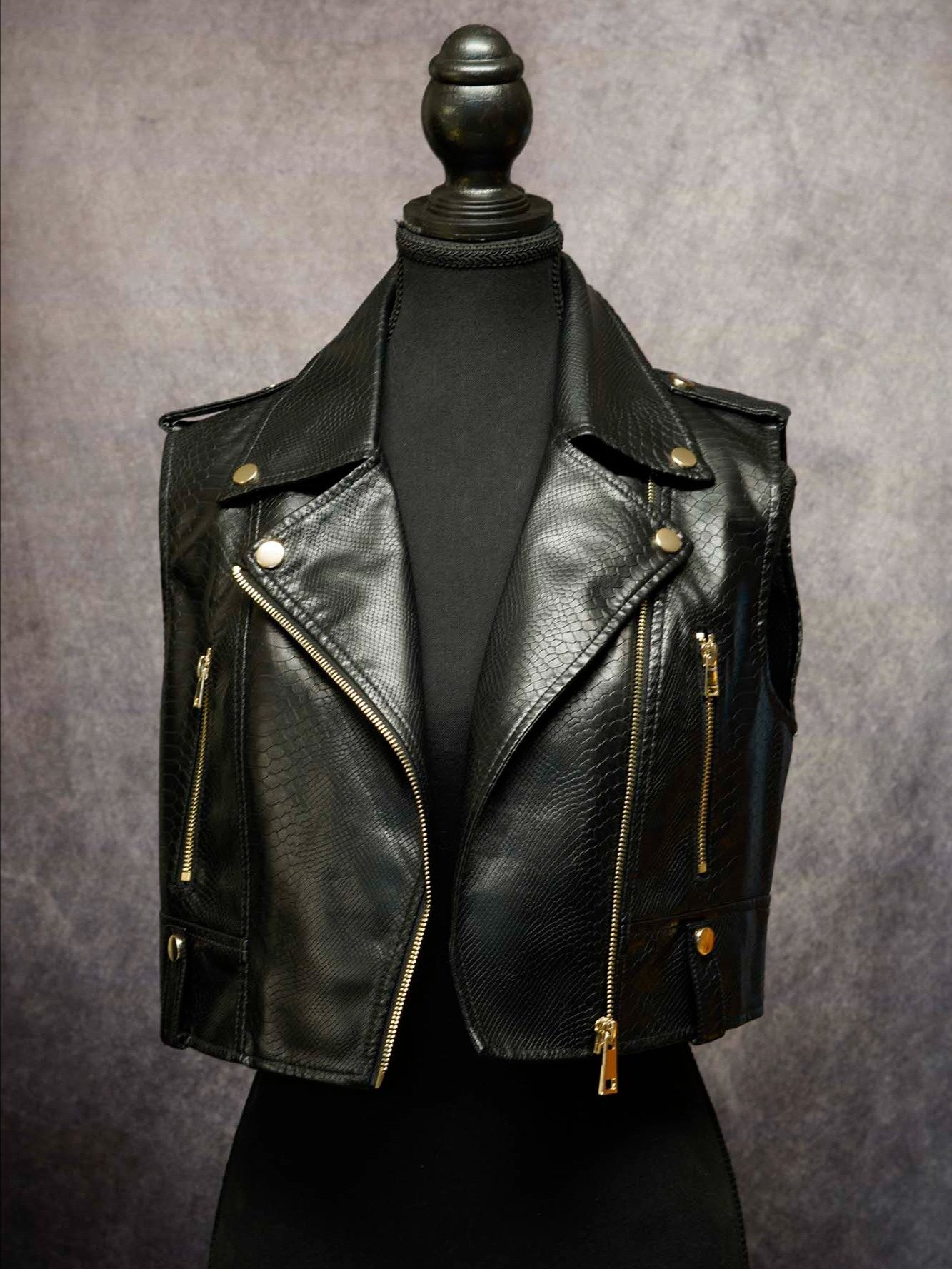 APASHE Luminous Rocker Vest [Prebuilt LED Jacket] product image (11)