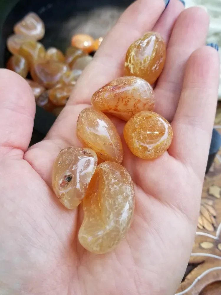 Carnelian Tumbled Stone – Pocket Crystal for Energy, Motivation & Creativity product image (1)