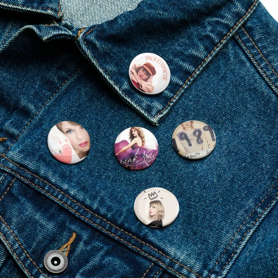 Set of 5 Taylor Swift pins product image (16)