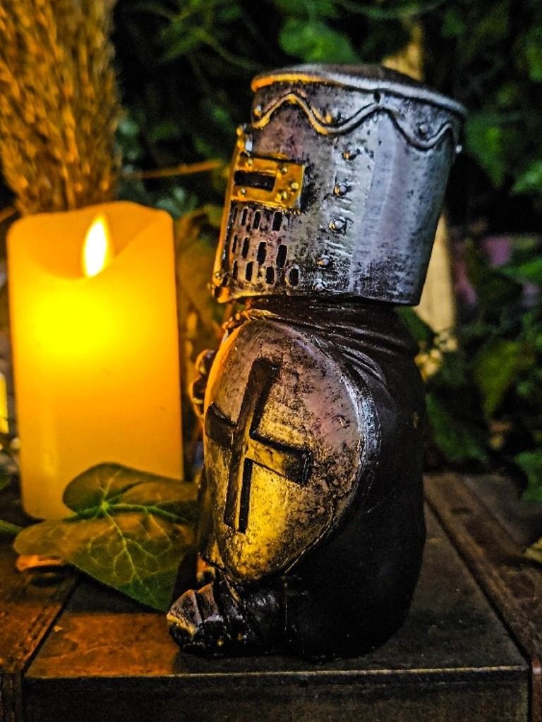 The Armored Kingdom Peacekeeper Knight Collectible product image (6)