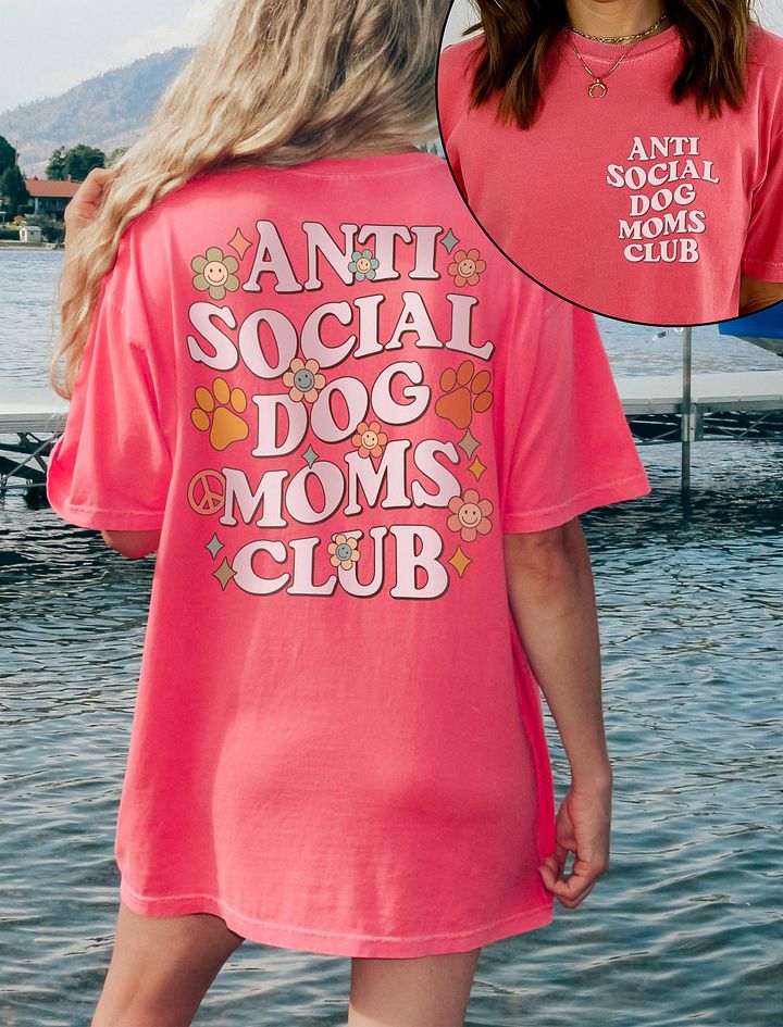 Anti Social Dog Moms Club Retro T-Shirt | Funny Introvert T-Shirt for Dog Moms product image (20)