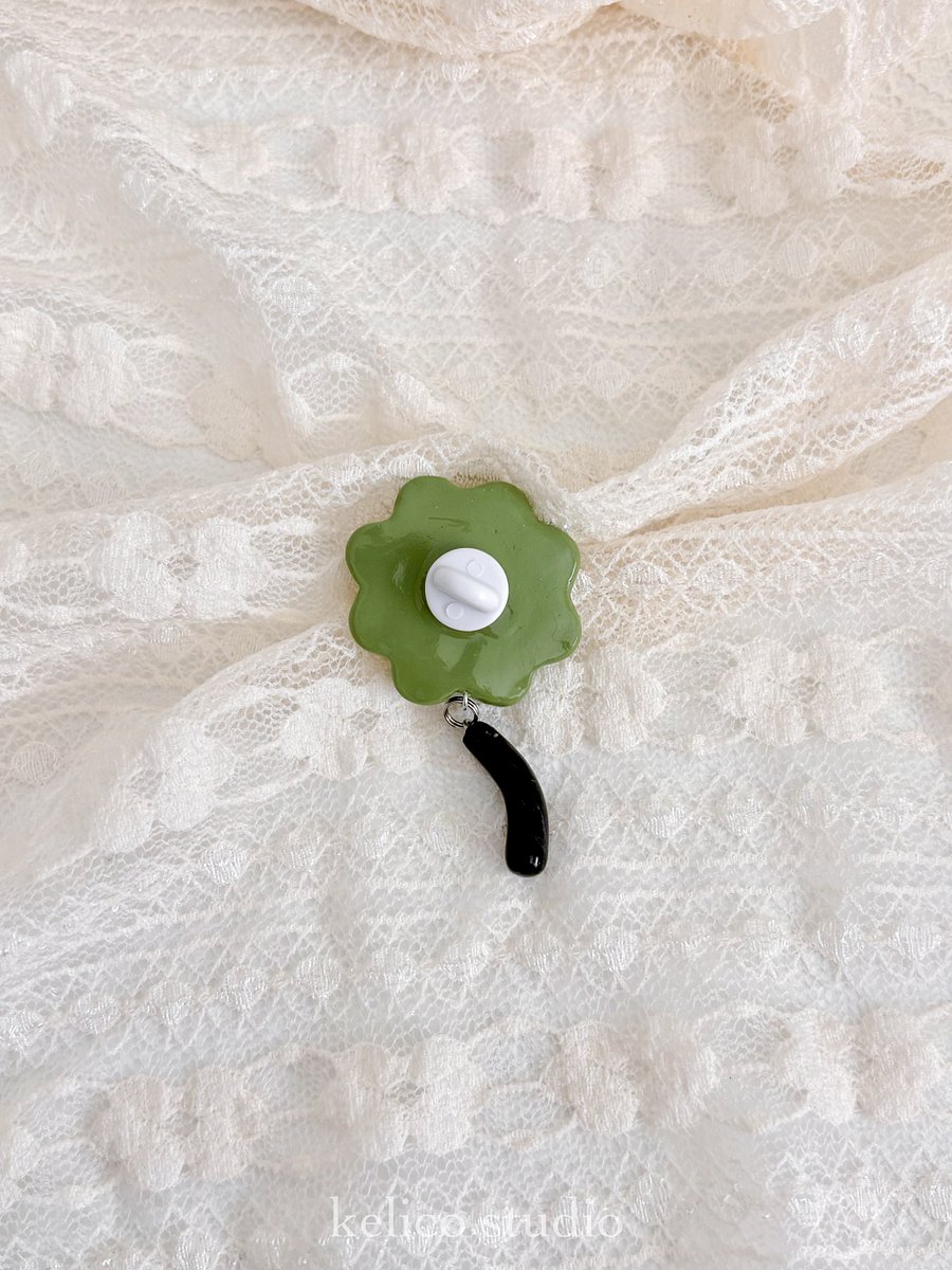 lucky clover cat • clay pin product image (4)