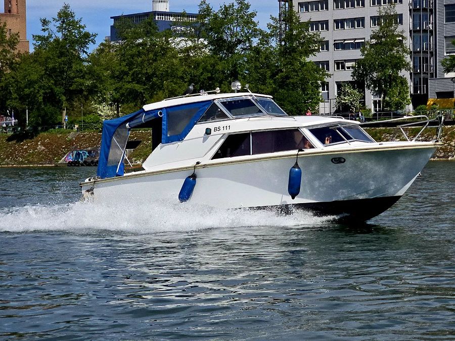 1 TICKET for PIVATE Tour on CORONET 24 cabin cruiser (45 min) product image (2)