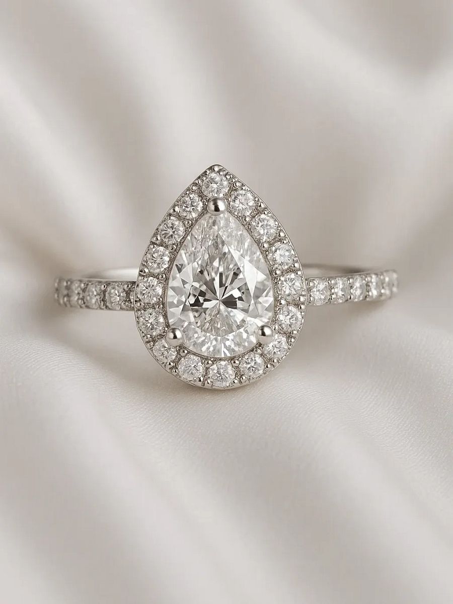 The Selene Ring product image (4)