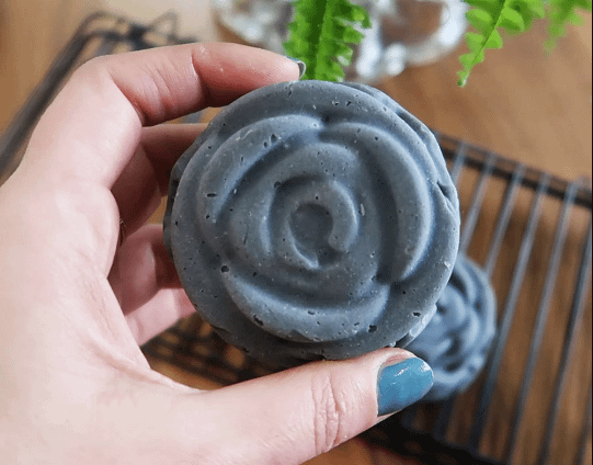 Formula - Cold Pressed Oily Skin Soap Activated Charcoal & Tea Tree product image (3)