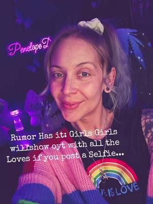 #Girlsgirl #imjustagirl #selfies #showlove 